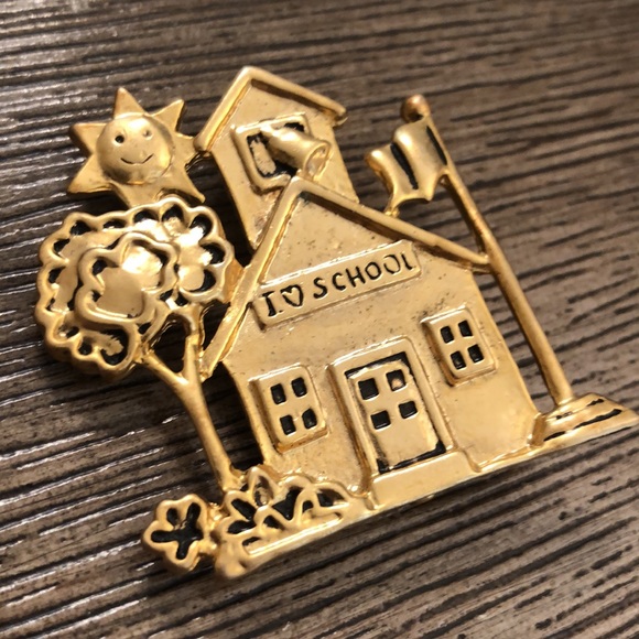 Vintage I Love School Pin Mate Goldtone School House - Picture 2 of 11